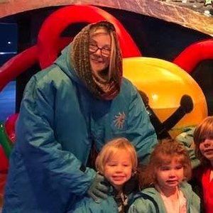 Meet your Posher, Gloria